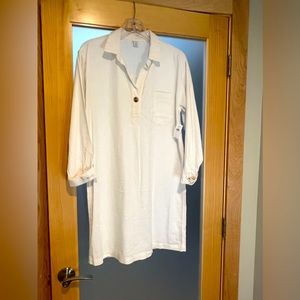 White Old Navy linen dress with three-quarter sleeves. Medium